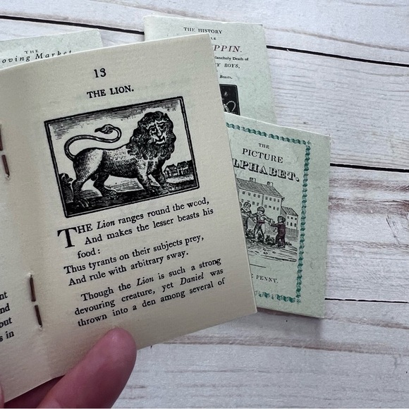 Vintage The Little Library by Scholar Press Set of Five Mini Books with Case - Picture 5 of 15